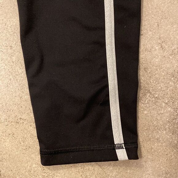 Victoria’s Secret Victoria Sport Medium Knockout Sheer Side Panels Leggings - Picture 4 of 9